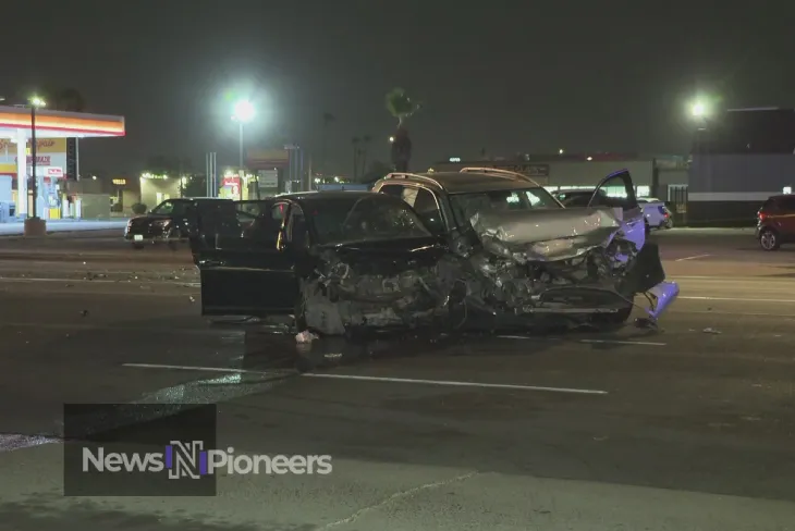 A serious Phoenix car accident on a busy highway with emergency vehicles responding.