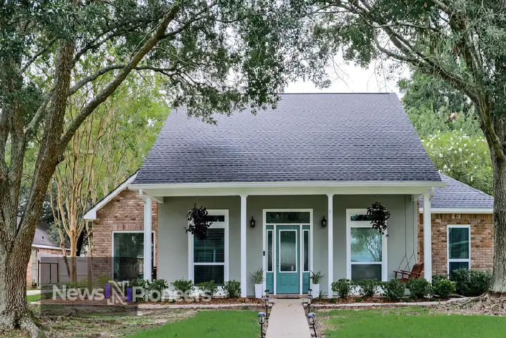 Tips for Maximizing Storage in Small Homes with creative solutions and smart organization methods.